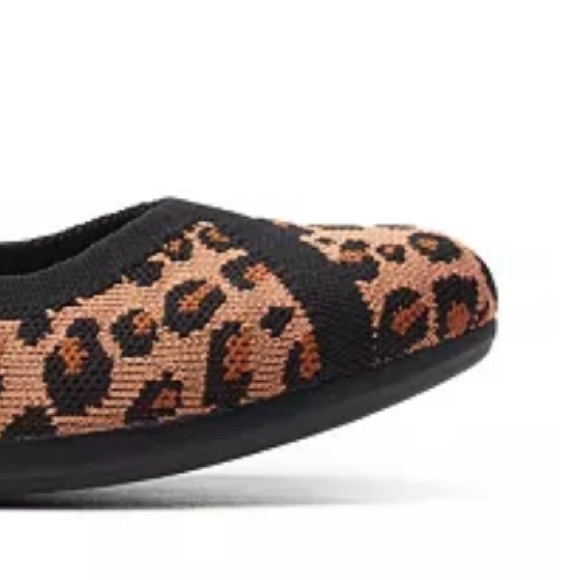 Clark’s Cloudsteppers Tan Leopard - Picture 2 of 13